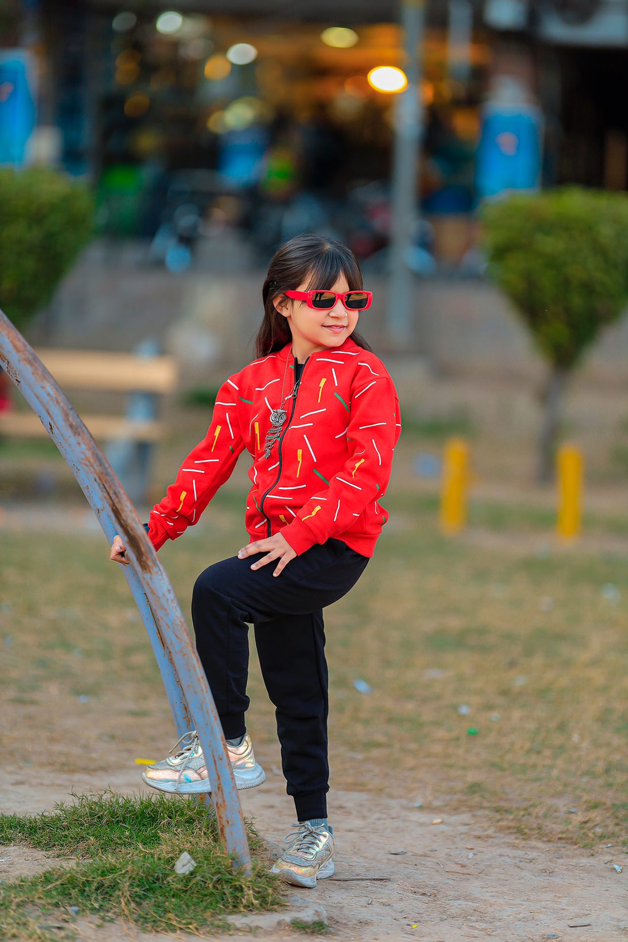 Kids Red Printed Zipper Jacket With Trouser (2 Piece)