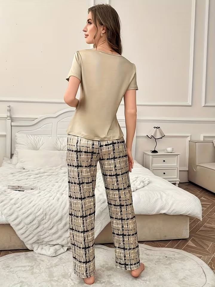 She is Cothed Printed Night Suit