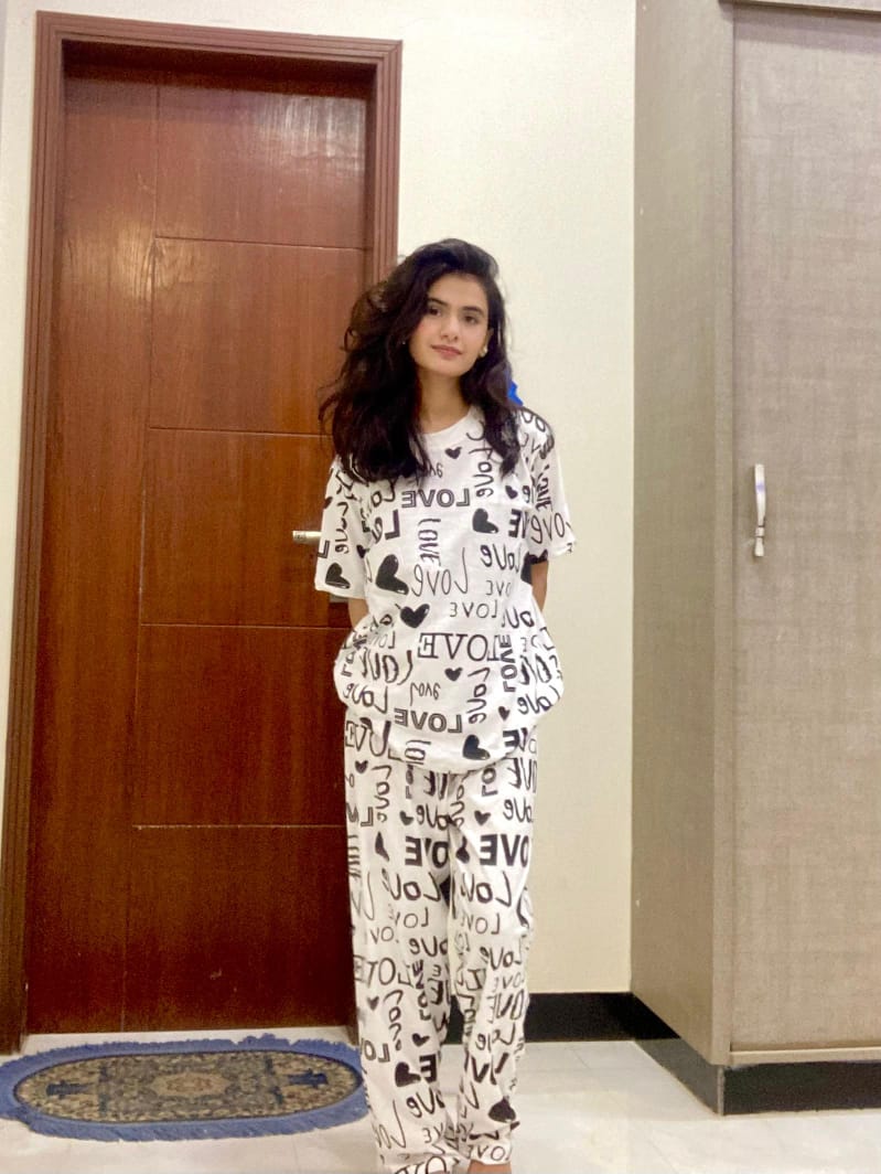 Drop Shoulder Love Printed  Night Suit